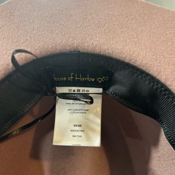 Lot of Four Fall Hats - Picture 4 of 16